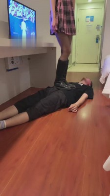 【于努力】青年少女初识男友 自信高傲-套路玩物社