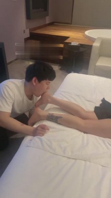 【逗逗】足迹裸体派对 蕾丝温柔气息贴身-套路玩物社