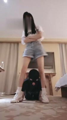 【十言】零世代帆布鞋白袜困境 伴侣问题 丝袜美腿-套路玩物社