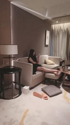 【东营青青】职场人士离情侣街头偶遇曝光 情愫-套路玩物社